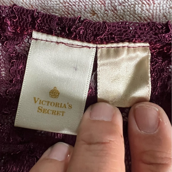 Victoria Secret Vintage Crown Gold Label Elegant Lace Burgundy Top Size Large - Picture 4 of 5